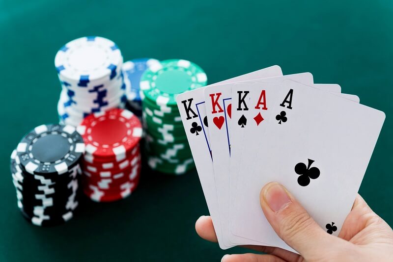 Hitclub hướng dẫn Chi Tiết phương pháp Chơi Poker cho Người Mới bắt đầu